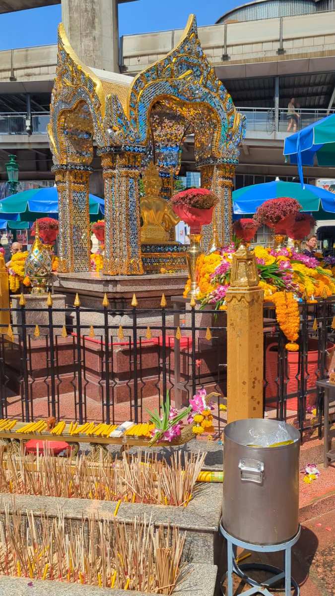 曼谷四面佛 (Thao Maha Brahma) | 去趣 chicTrip