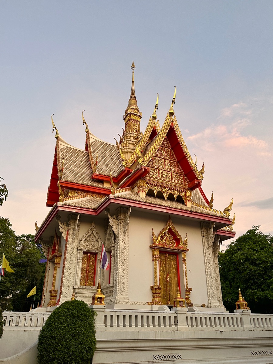 Wat Ratchaburana | 去趣 chicTrip