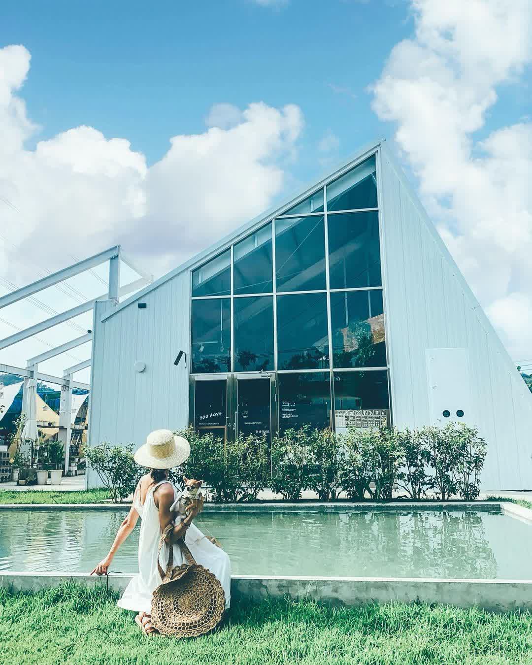 200 days咖啡 ｜ 自製司康 （寵物戶外雅座） | 去趣 chicTrip