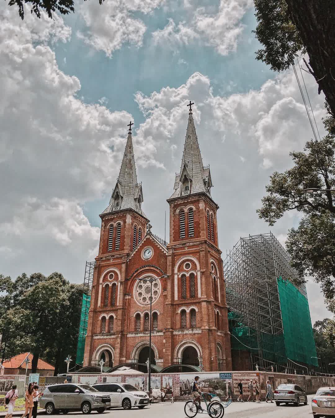 Notre Dame Cathedral of Saigon | 去趣 chicTrip