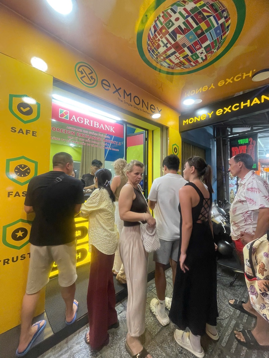 EXMoney Phu Quoc Night Market | Currency Exchange | 去趣 chicTrip