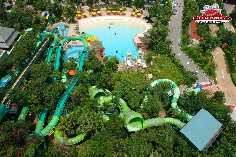Adventure Cove Waterpark | 去趣 chicTrip