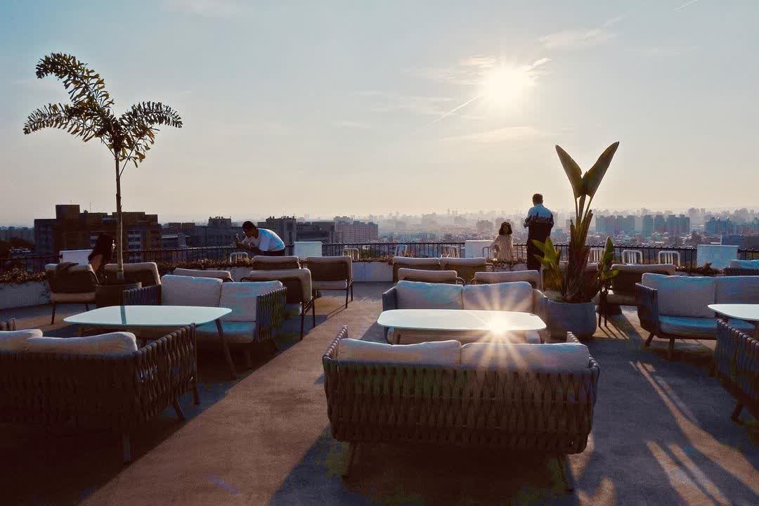 眺高 STAY WITH MOUNTAIN-台中景點 大坑景點 美食推薦 台中景觀餐廳 夜景餐廳 場地租借 慶生派對 咖啡廳 義式料理餐廳 | 去趣 chicTrip