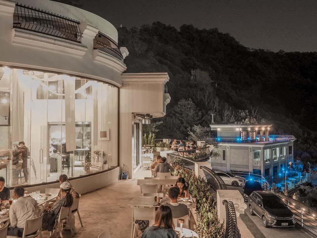 眺高 STAY WITH MOUNTAIN-台中景點 大坑景點 美食推薦 台中景觀餐廳 夜景餐廳 場地租借 慶生派對 咖啡廳 義式料理餐廳 | 去趣 chicTrip