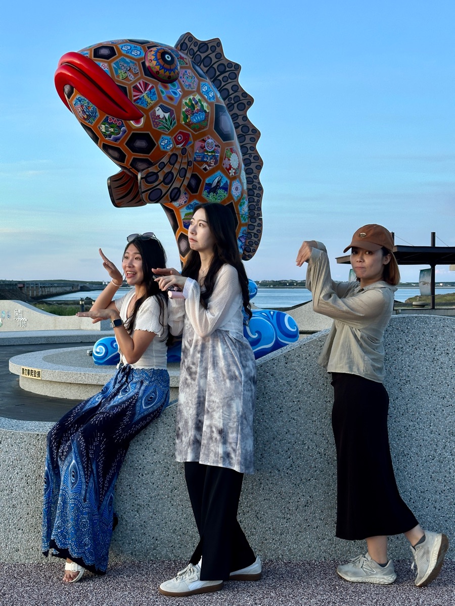 漁翁島玳瑁石斑雕像