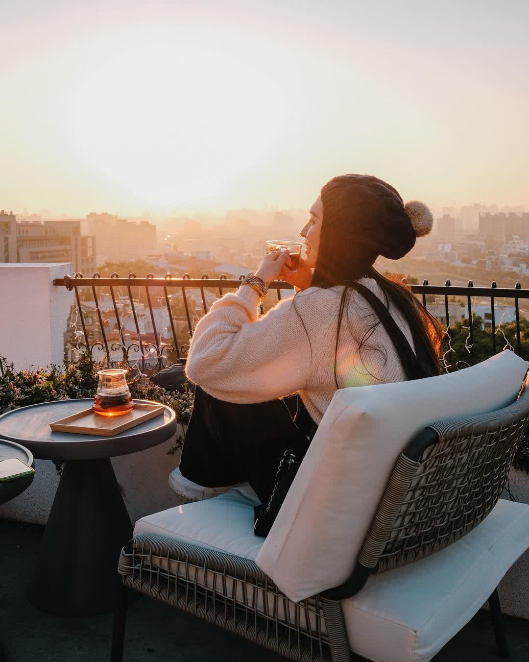 眺高 STAY WITH MOUNTAIN-台中景點 大坑景點 美食推薦 台中景觀餐廳 夜景餐廳 場地租借 慶生派對 咖啡廳 義式料理餐廳 | 去趣 chicTrip