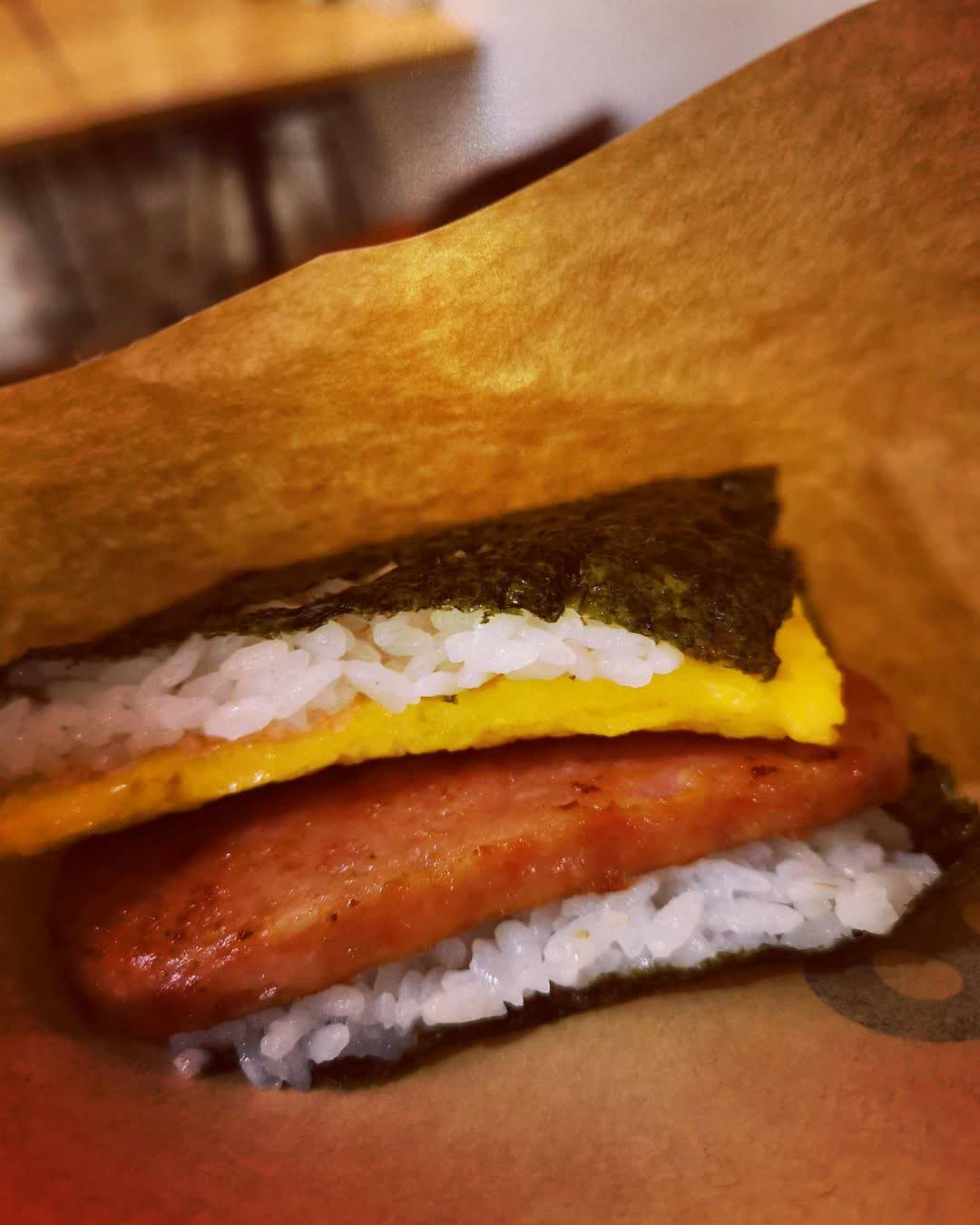 Pork Tamago Onigiri Makishi Market | 去趣 chicTrip