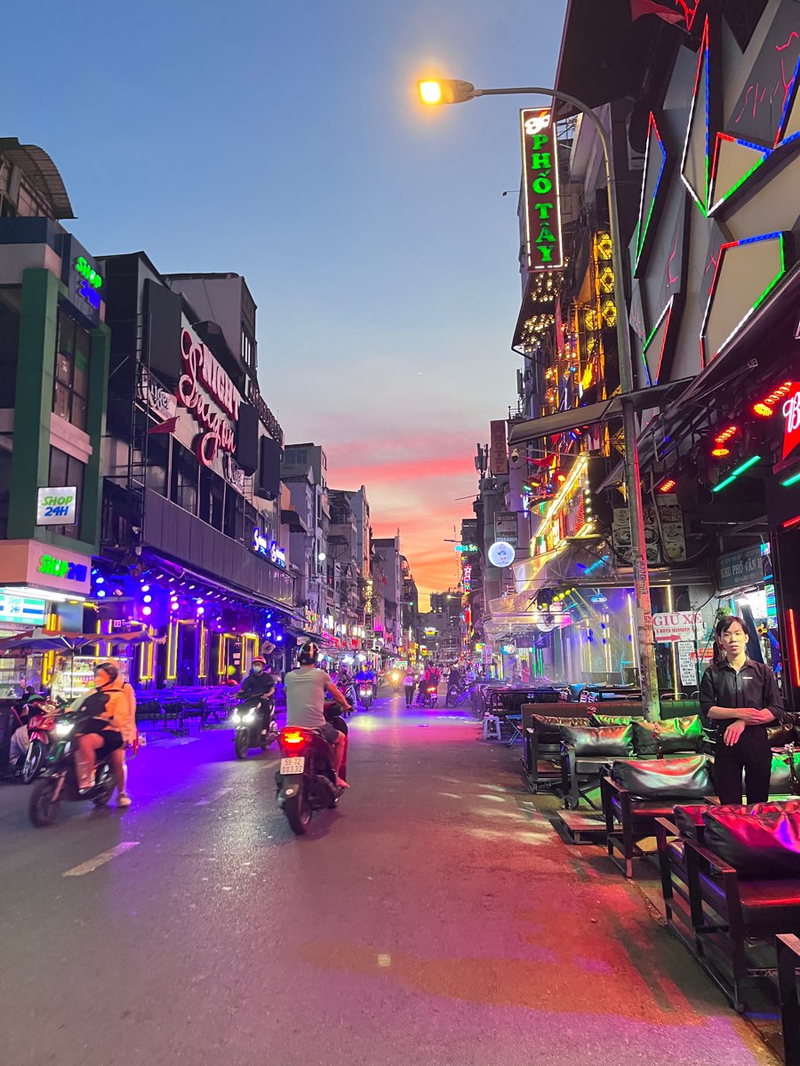 Bui Vien Walking Street | 去趣 chicTrip