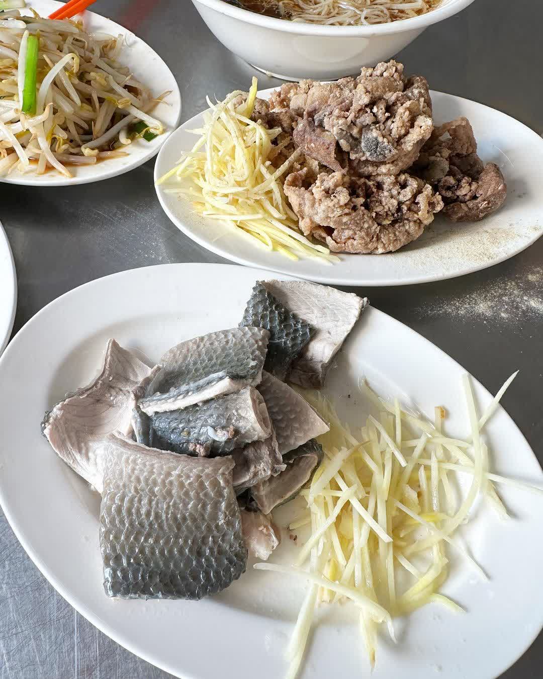 阿忠虱目魚粗米粉