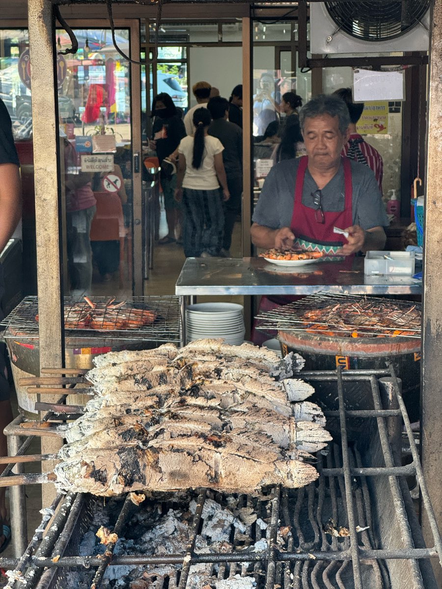 Kung Phuean Praew | 去趣 chicTrip