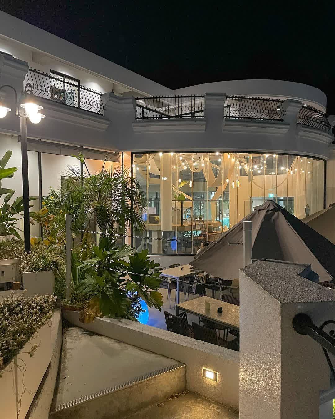 眺高 STAY WITH MOUNTAIN-台中景點 大坑景點 美食推薦 台中景觀餐廳 夜景餐廳 場地租借 慶生派對 咖啡廳 義式料理餐廳 | 去趣 chicTrip