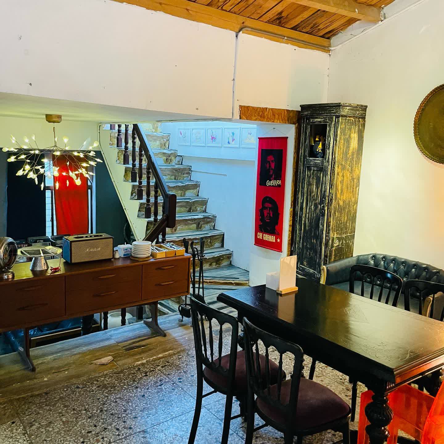 龍蝦堡製造所(海蜻蜓民宿正對面)