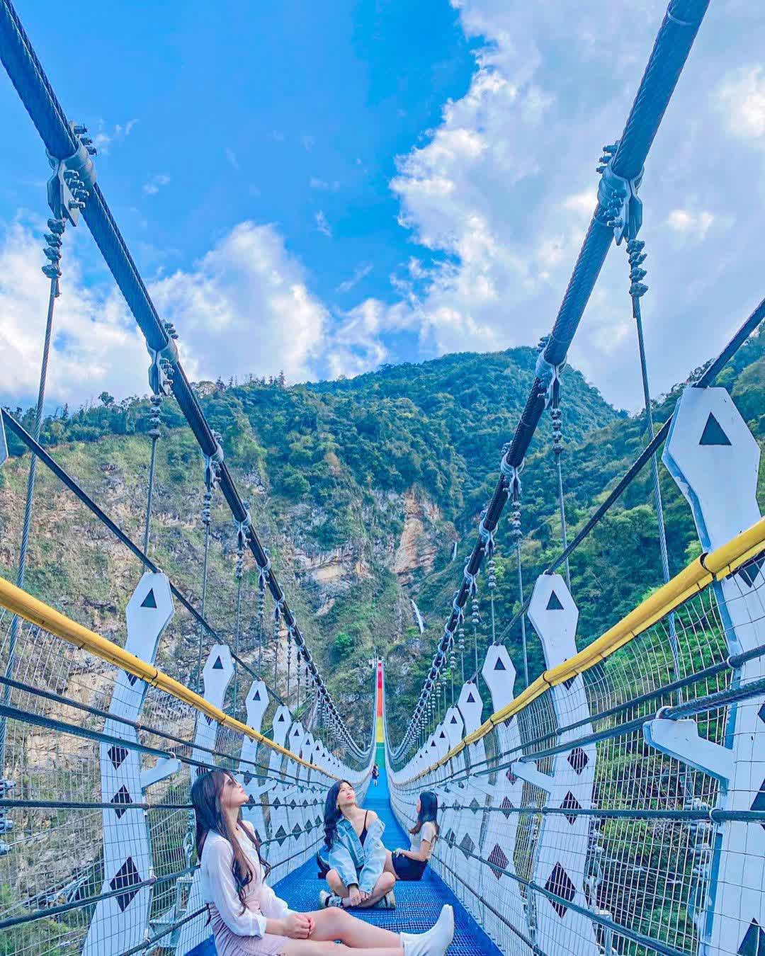 雙龍七彩吊橋 | 去趣 chicTrip