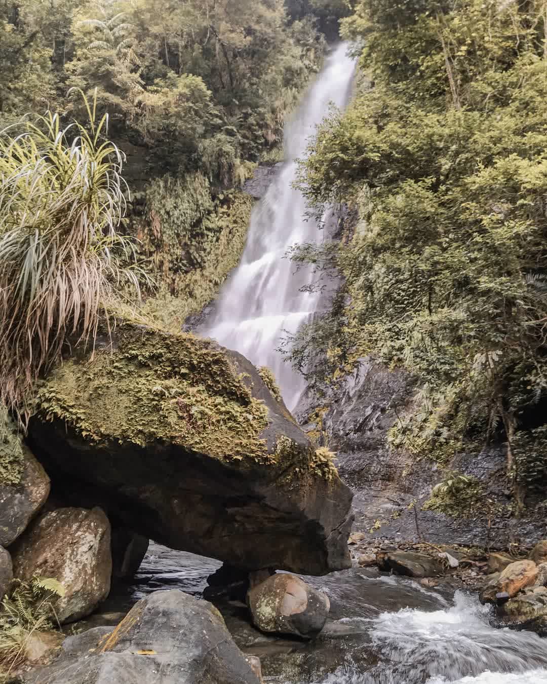 五峰旗瀑布 | 去趣 chicTrip