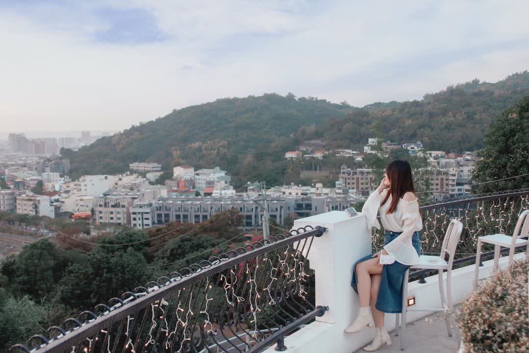 眺高 STAY WITH MOUNTAIN-台中景點 大坑景點 美食推薦 台中景觀餐廳 夜景餐廳 場地租借 慶生派對 咖啡廳 義式料理餐廳 | 去趣 chicTrip