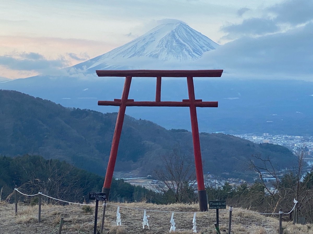 Mount Fuji Distant Worship Site (Tenku no Torii) Torii View | 去趣 chicTrip