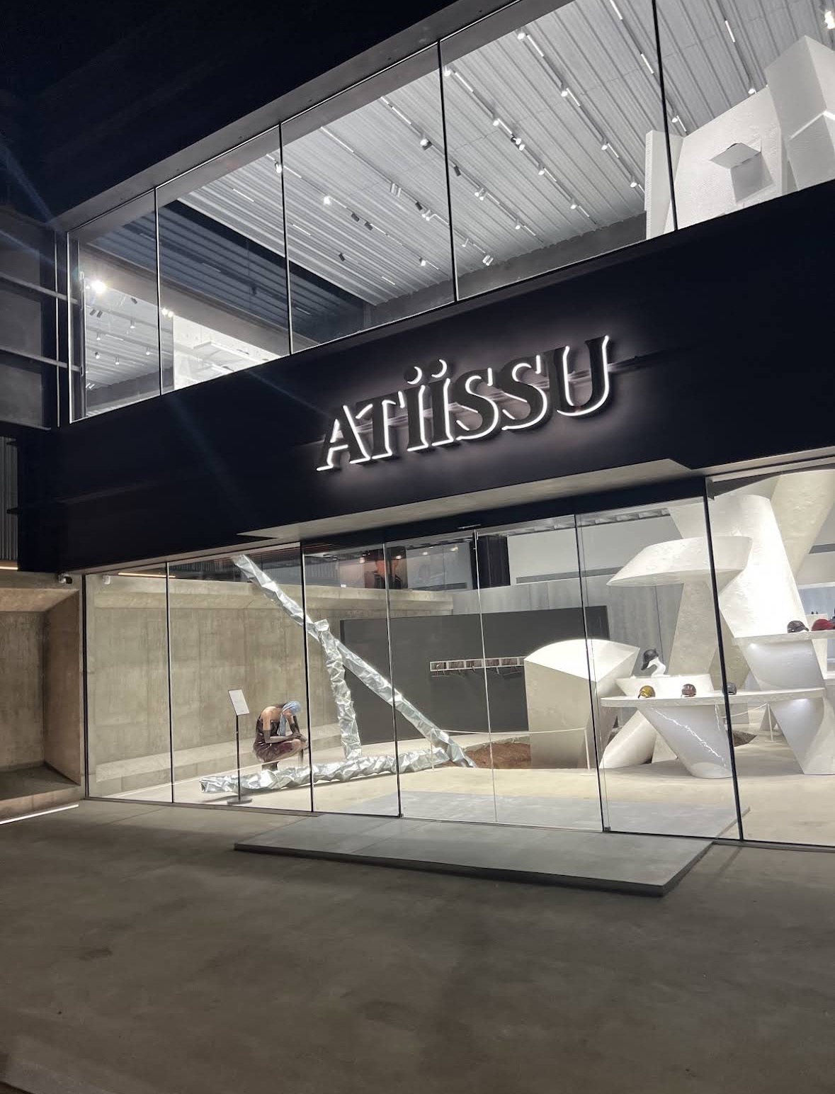 ATiiSSU DOSAN FLAGSHIP STORE | 去趣 chicTrip