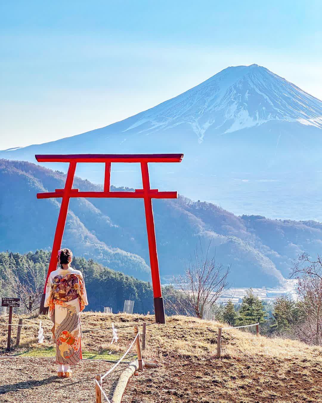 Mount Fuji Distant Worship Site (Tenku no Torii) Torii View | 去趣 chicTrip