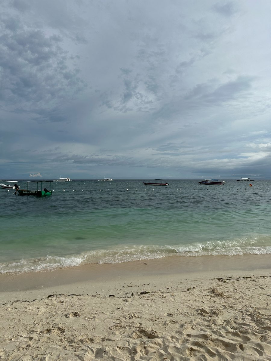 Alona Beach | 去趣 chicTrip