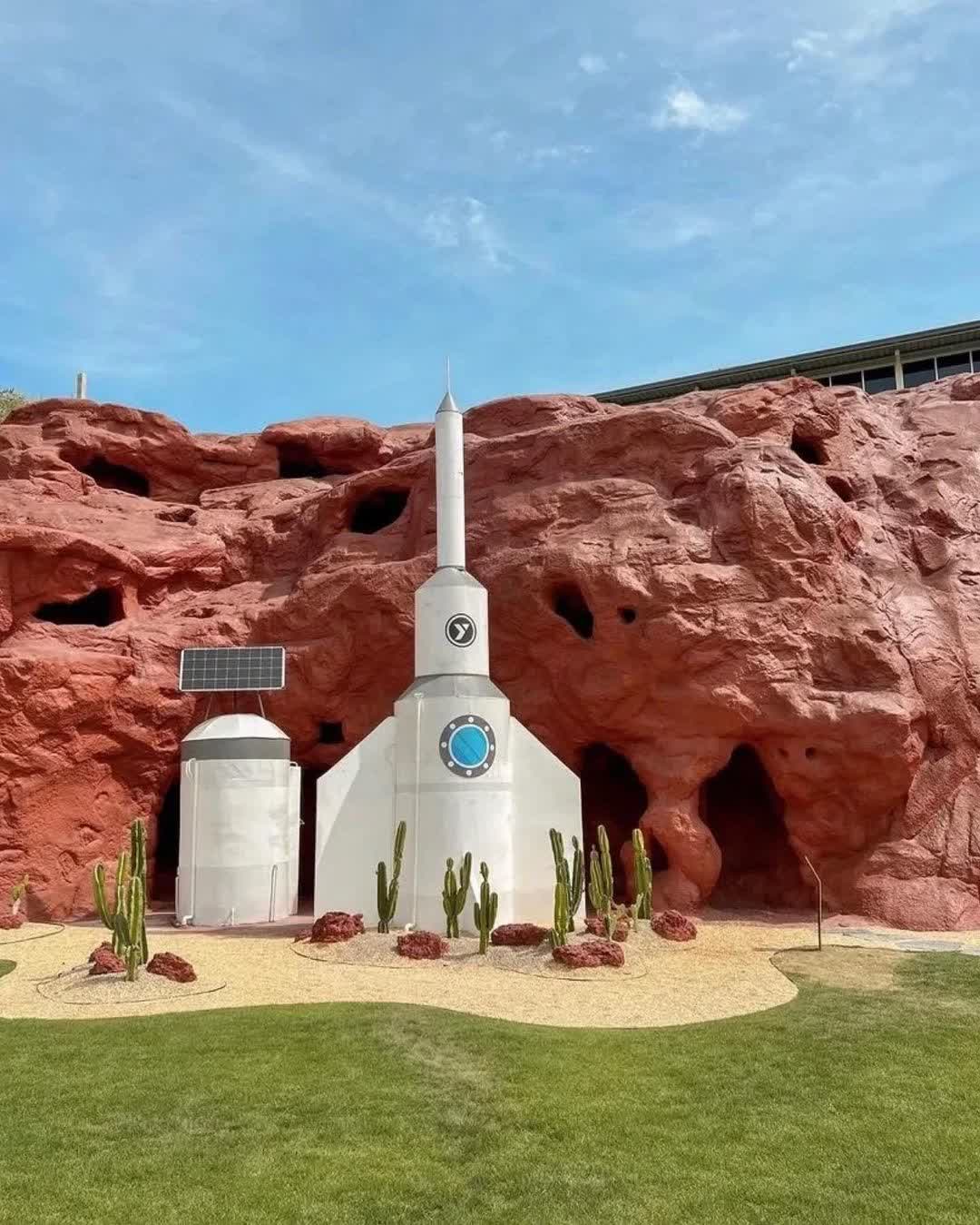 LOF LAND | 去趣 chicTrip