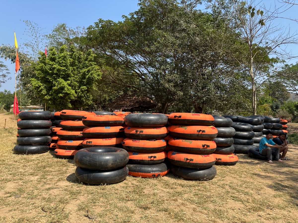 CHILL BY THE RIVER | 去趣 chicTrip