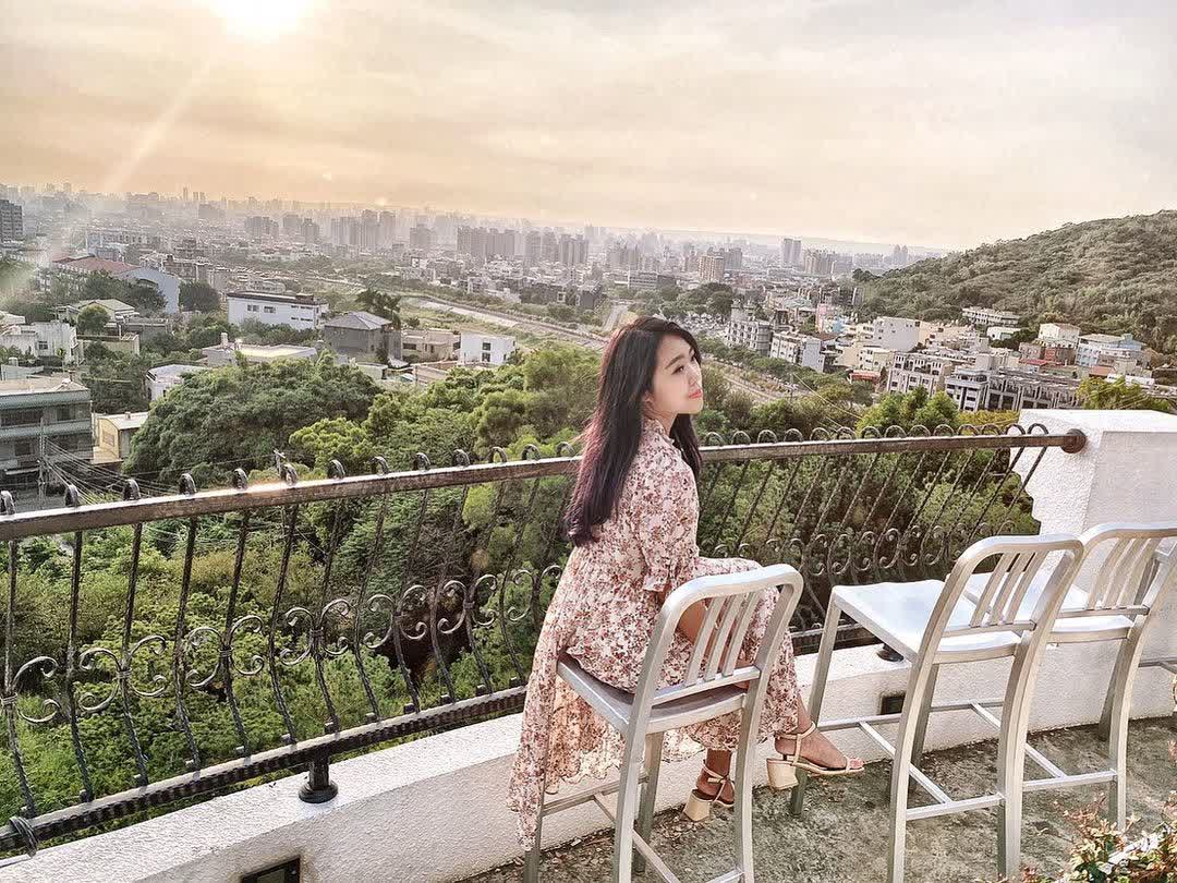 眺高 STAY WITH MOUNTAIN-台中景點 大坑景點 美食推薦 台中景觀餐廳 夜景餐廳 場地租借 慶生派對 咖啡廳 義式料理餐廳 | 去趣 chicTrip