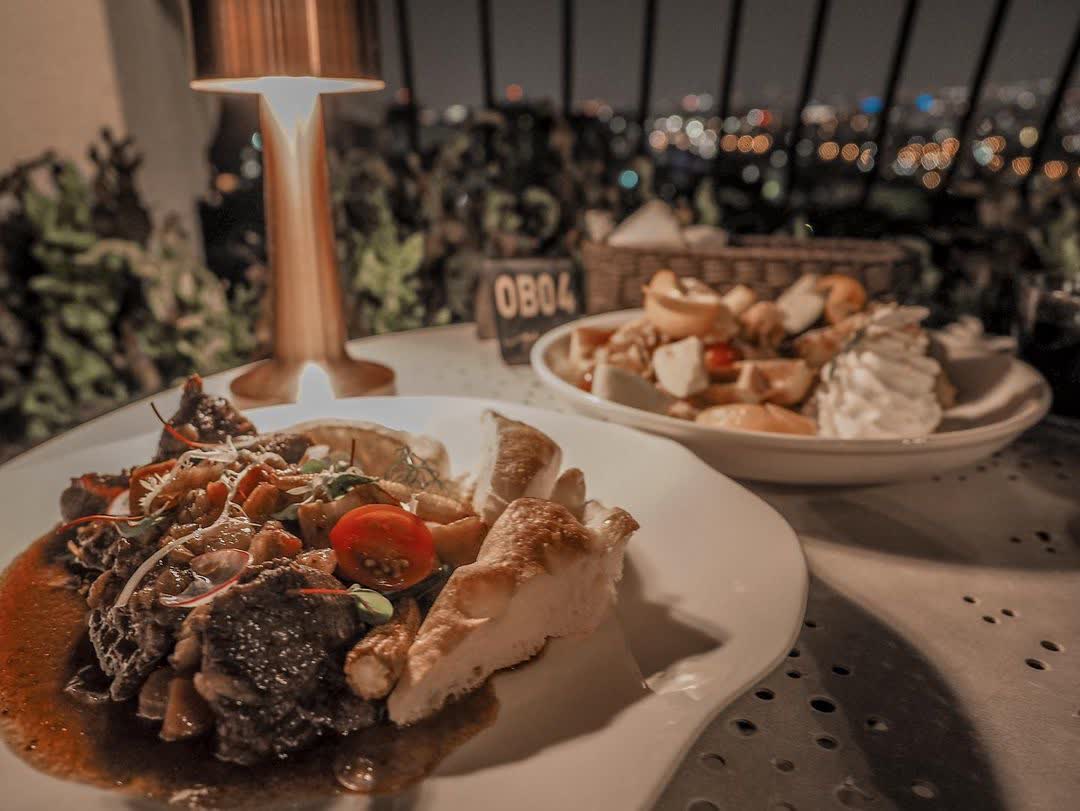 眺高 STAY WITH MOUNTAIN-台中景點 大坑景點 美食推薦 台中景觀餐廳 夜景餐廳 場地租借 慶生派對 咖啡廳 義式料理餐廳 | 去趣 chicTrip