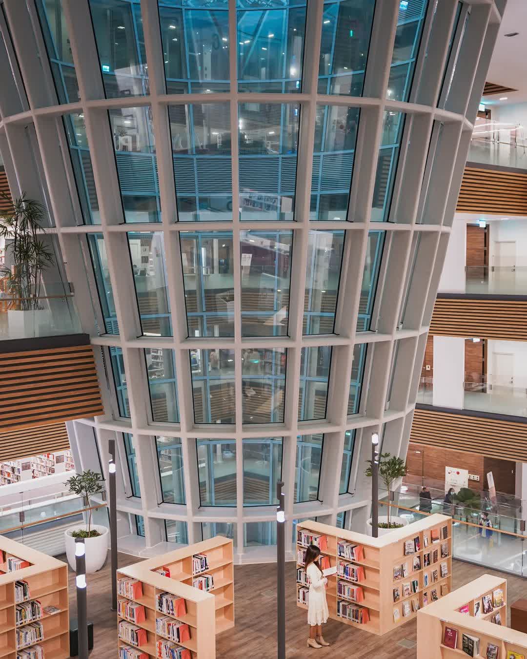 桃園市立圖書館總館 | 去趣 chicTrip