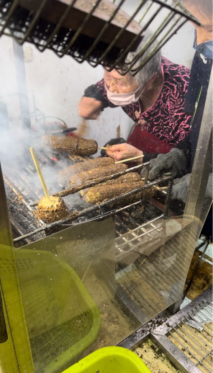 阿婆烤玉米 | 去趣 chicTrip