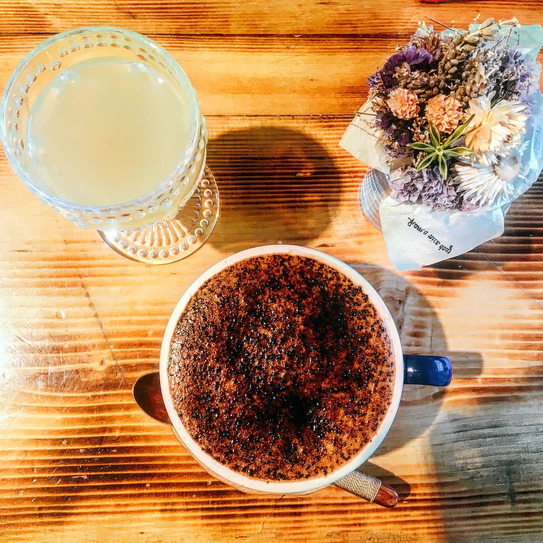 漾漾食光Y2 Cafe (原樓上餐桌）