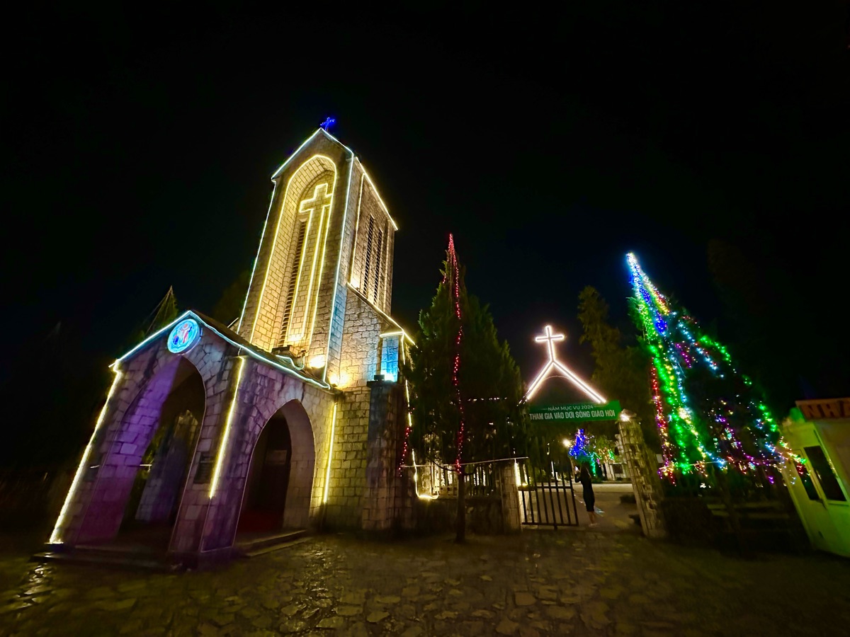 Sa Pa Stone Church | 去趣 chicTrip