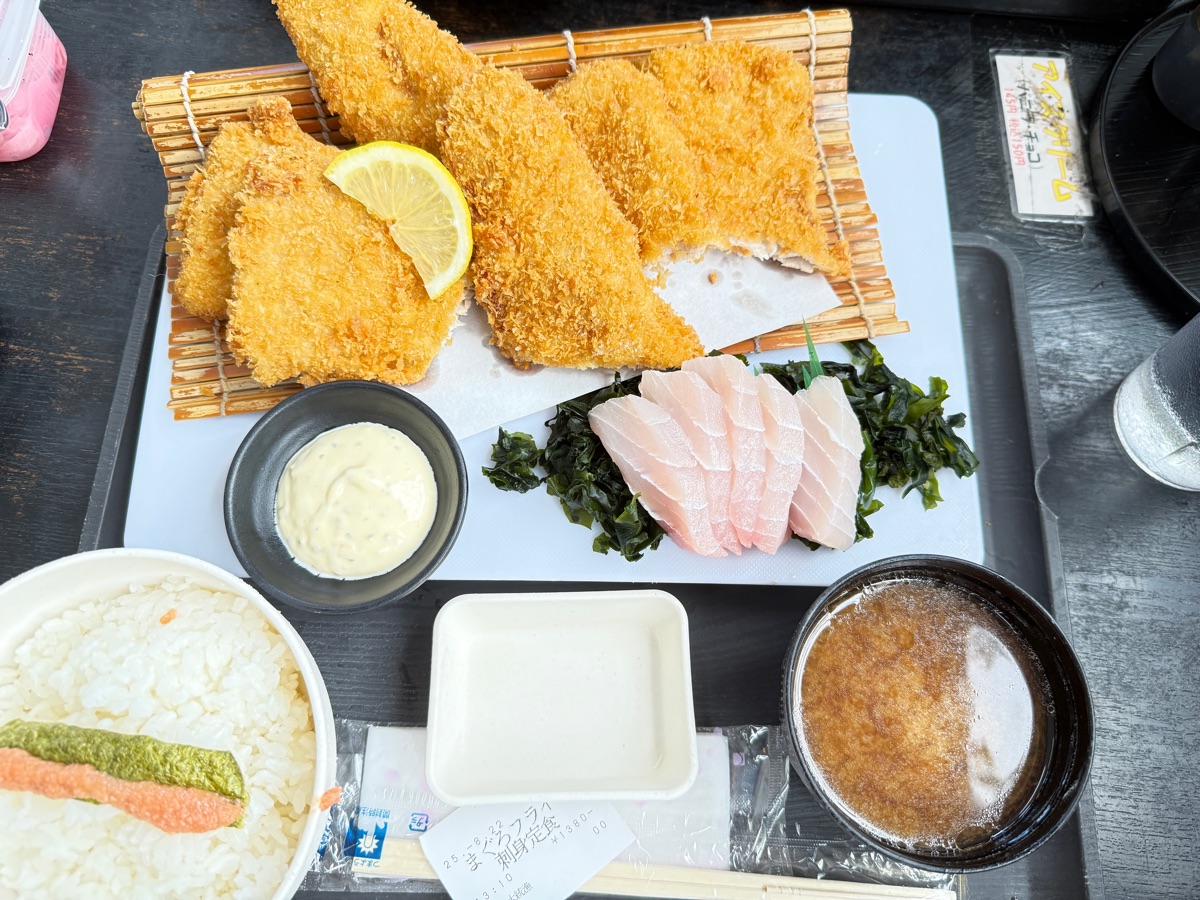 Ryoshi Shokudo Obanburumai Sakana Daitoryo | 去趣 chicTrip