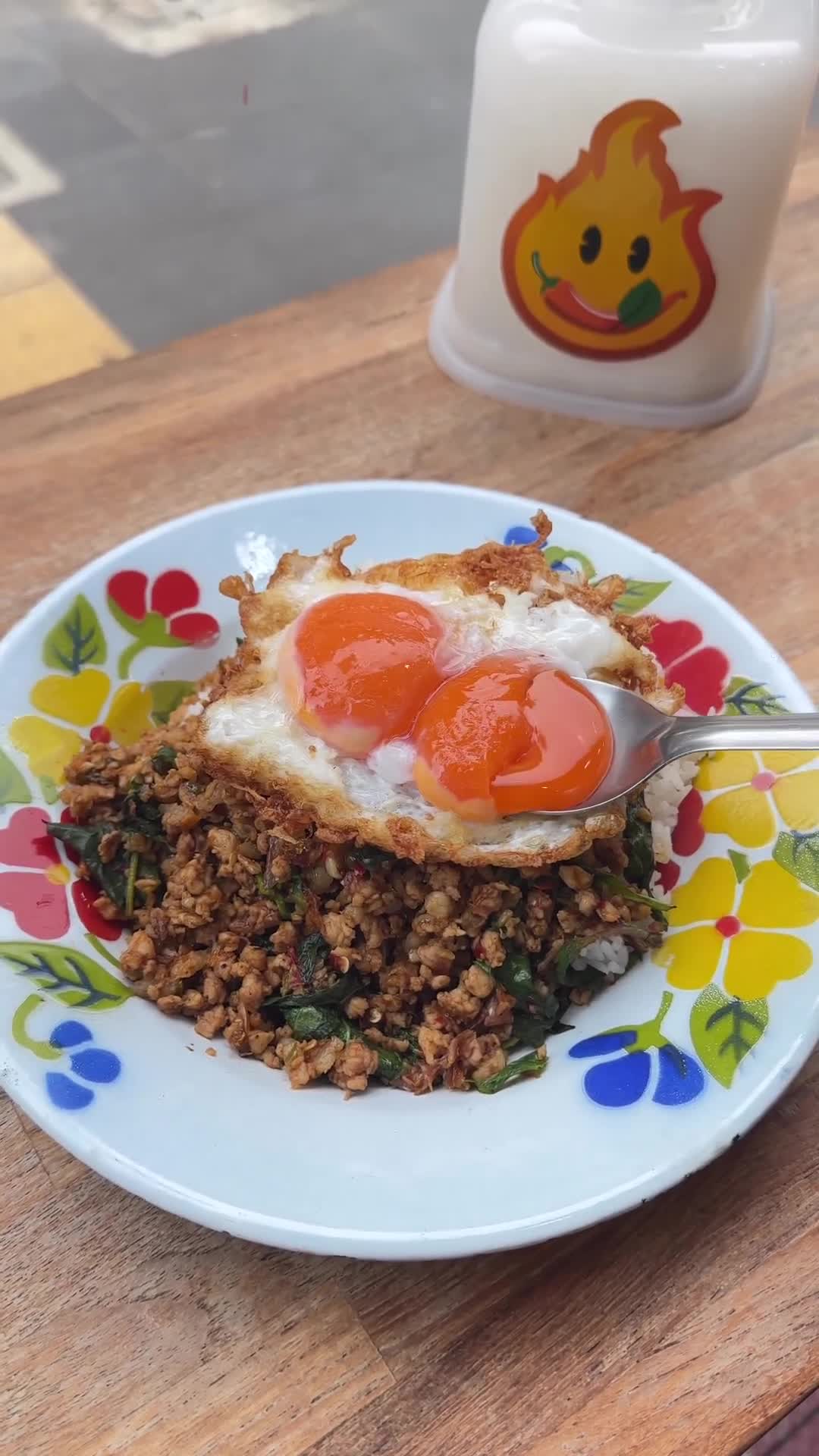 Phed Mark 泰式打拋豬肉飯 | 去趣 chicTrip