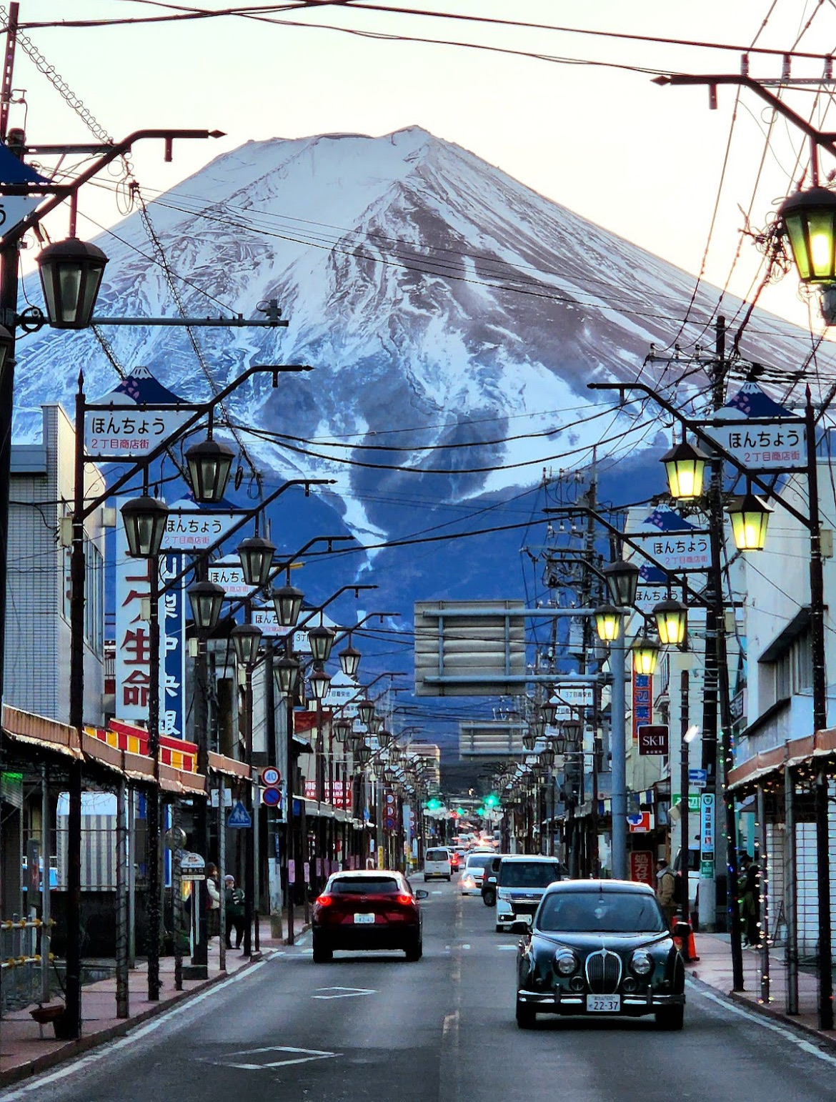 富士山x街道拍攝景點（日川時計店） | 去趣 chicTrip
