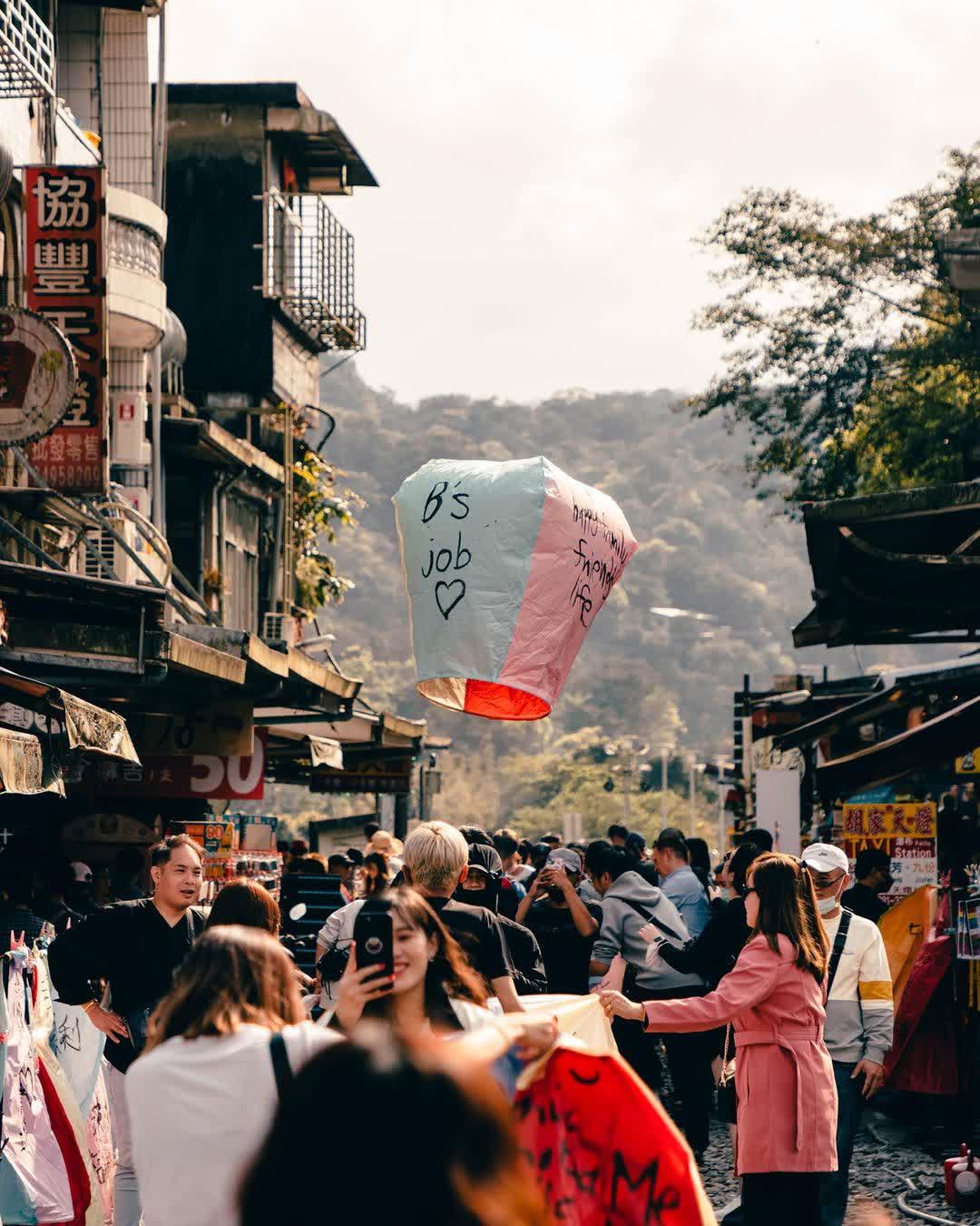 平溪老街第一家天燈店 +平溪第一家天燈專賣店 | 去趣 chicTrip