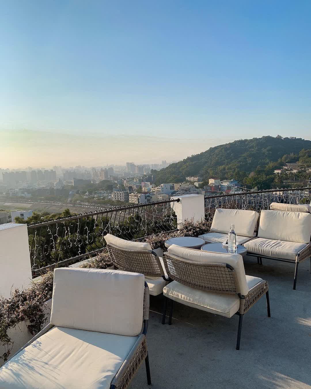 眺高 STAY WITH MOUNTAIN-台中景點 大坑景點 美食推薦 台中景觀餐廳 夜景餐廳 場地租借 慶生派對 咖啡廳 義式料理餐廳 | 去趣 chicTrip