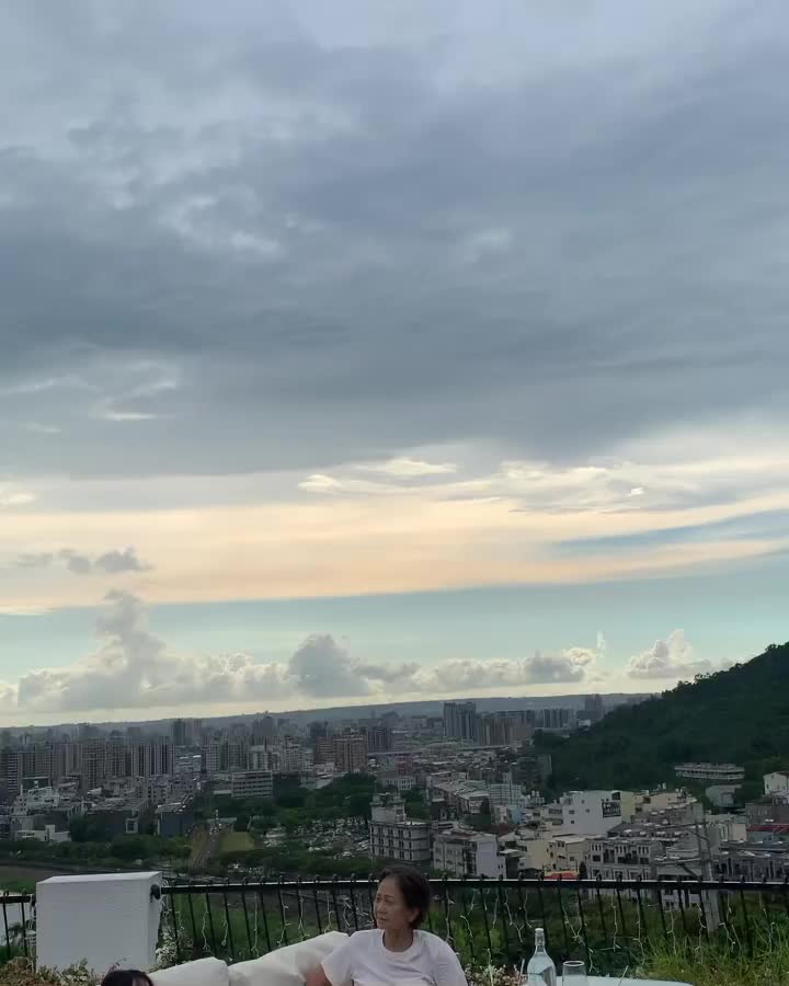 眺高 STAY WITH MOUNTAIN-台中景點 大坑景點 美食推薦 台中景觀餐廳 夜景餐廳 場地租借 慶生派對 咖啡廳 義式料理餐廳 | 去趣 chicTrip