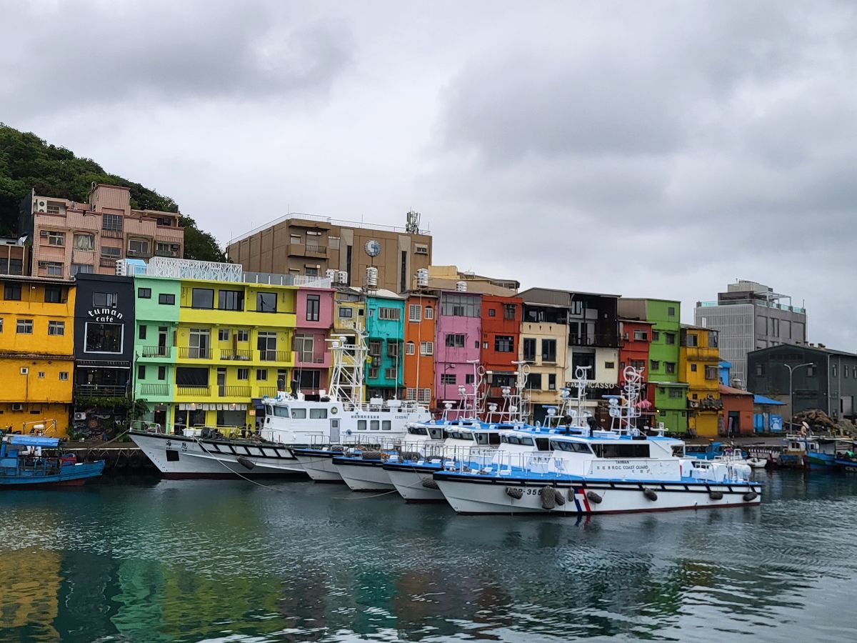 正濱漁港彩色街屋 | 去趣 chicTrip