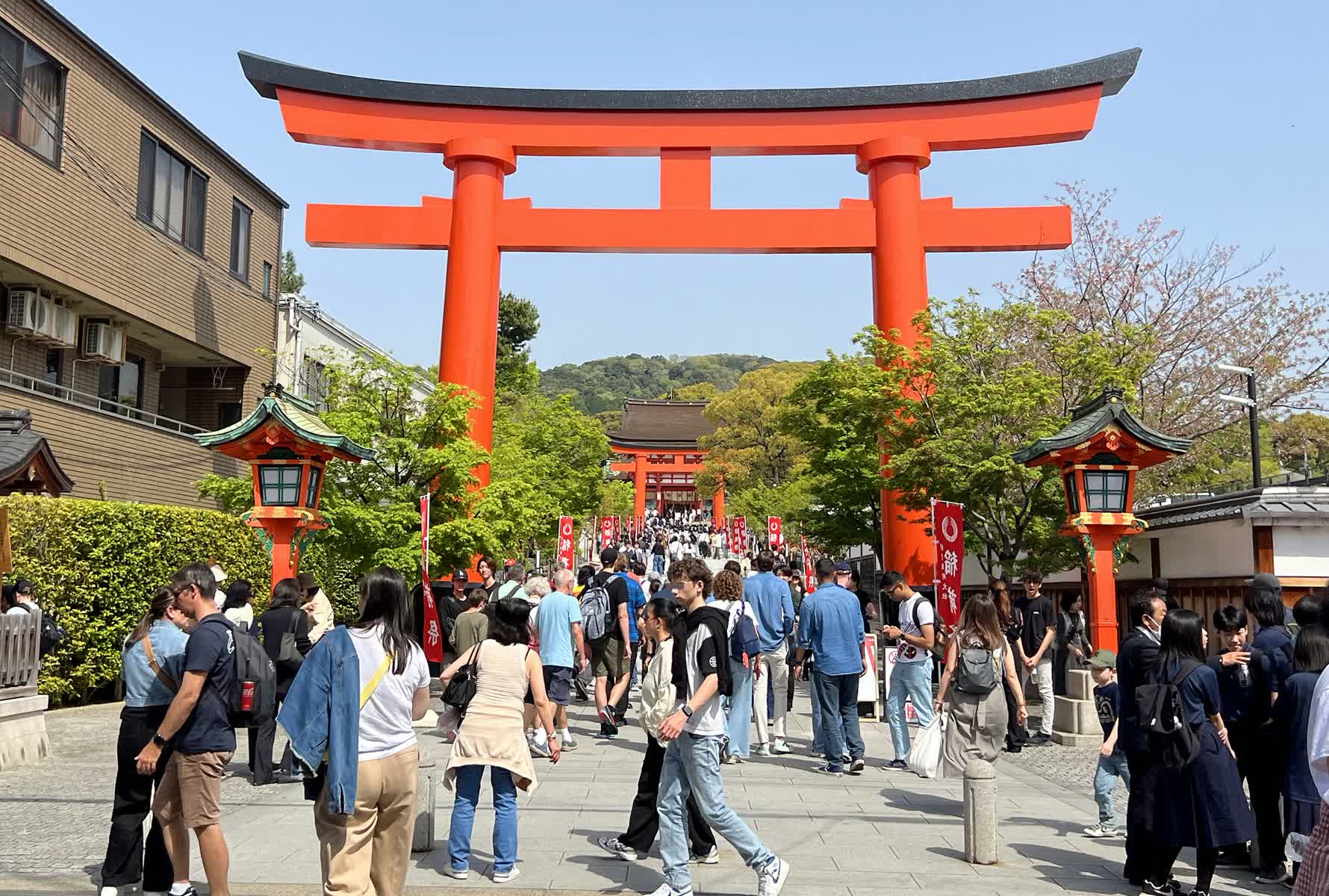 Fushimi Inari Shrine Tower Gate | 去趣 chicTrip