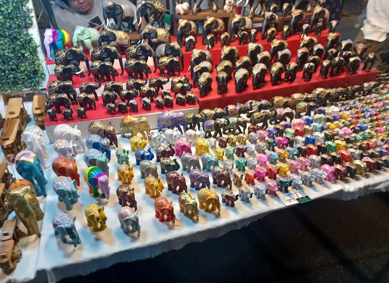 Wua Lai Walking Street Saturday Market | 去趣 chicTrip