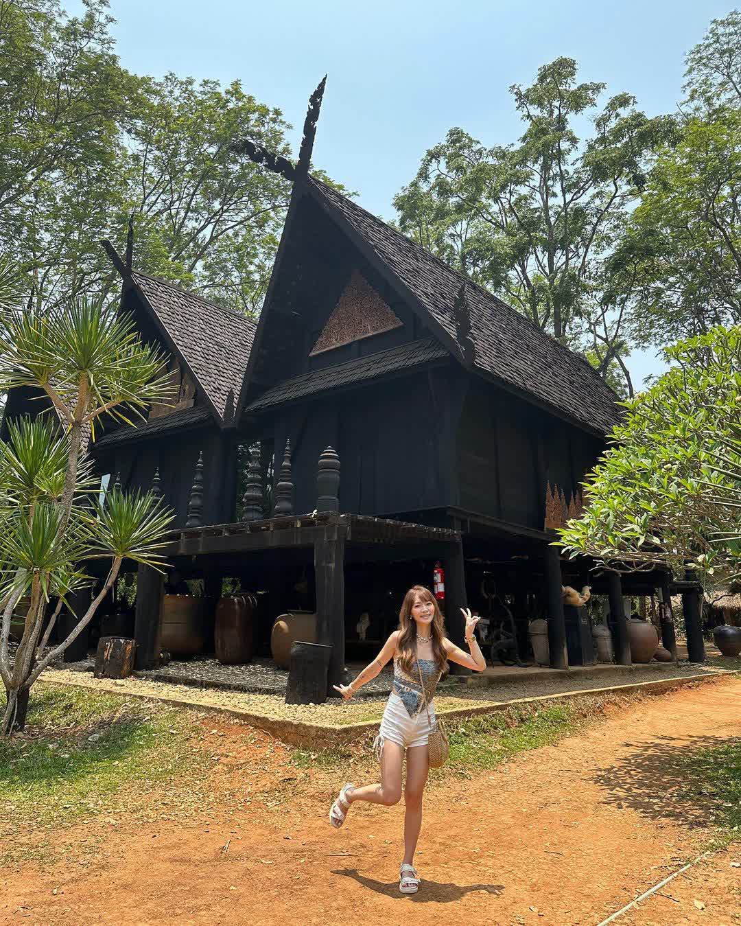 黑廟 黑屋博物館 (Baandam Museum) | 去趣 chicTrip