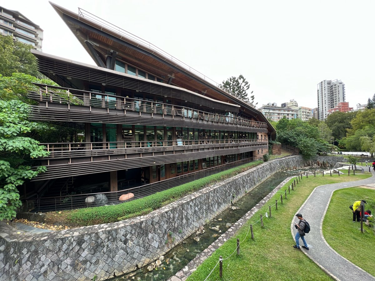 臺北市立圖書館 北投分館 | 去趣 chicTrip