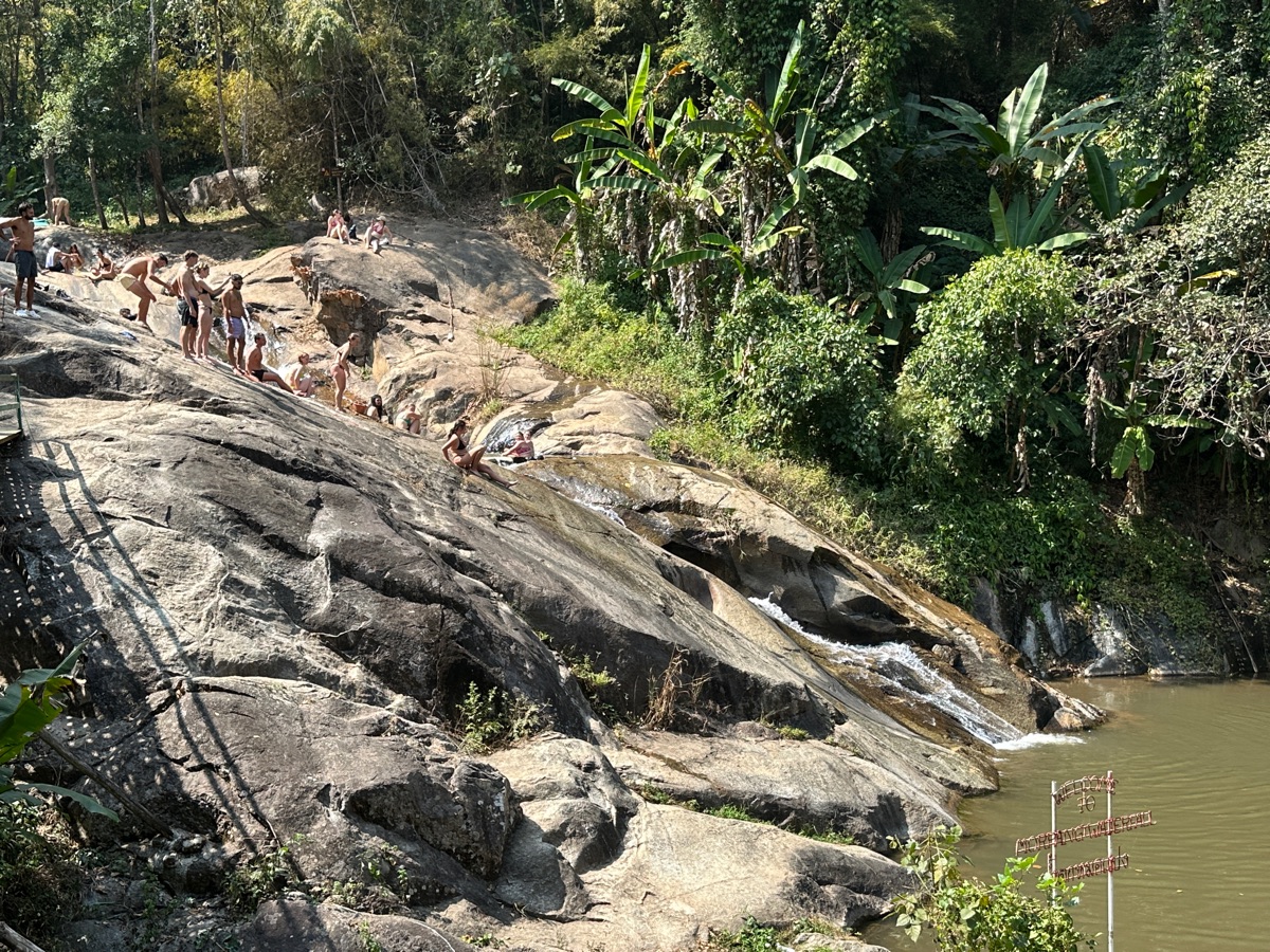 Morpaeng Waterfall | 去趣 chicTrip