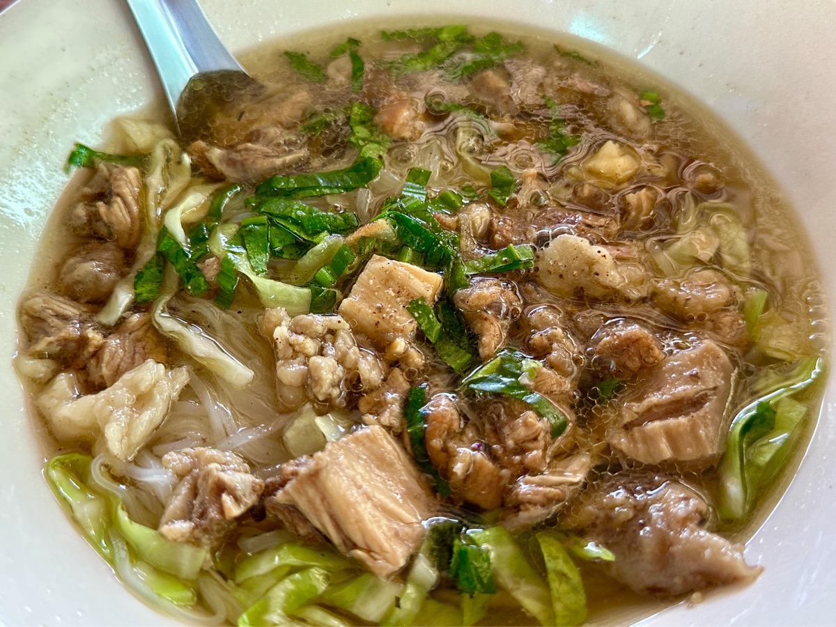 นายโฟม ก๋วยเตี๋ยวเรือ-อาหารตามสั่ง | 去趣 chicTrip