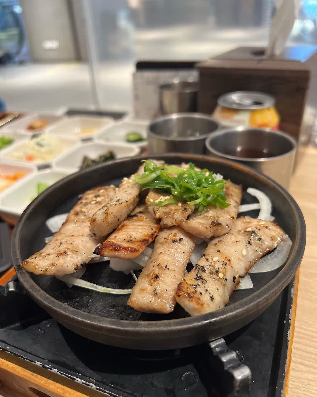 偷飯賊 遠百信義A13店