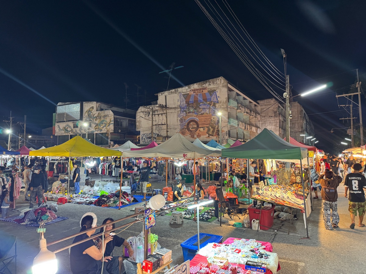JJ Night Market Kanchanaburi | 去趣 chicTrip