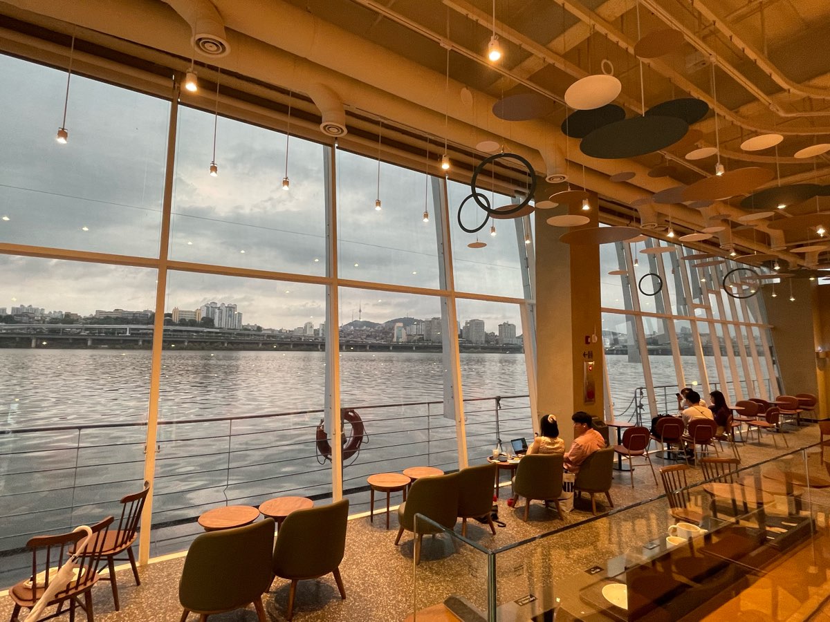 星巴克 首爾波浪藝術中心店 | 去趣 chicTrip