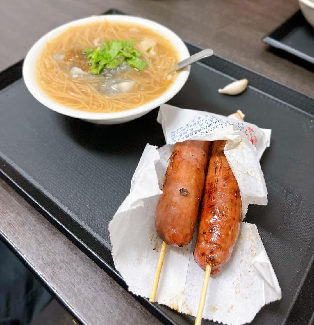 油庫口蚵仔麵線+炭烤香腸