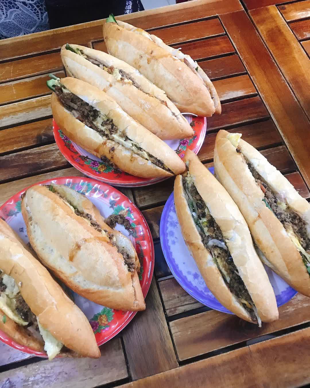 Madam Khanh - The Banh Mi Queen | 去趣 chicTrip