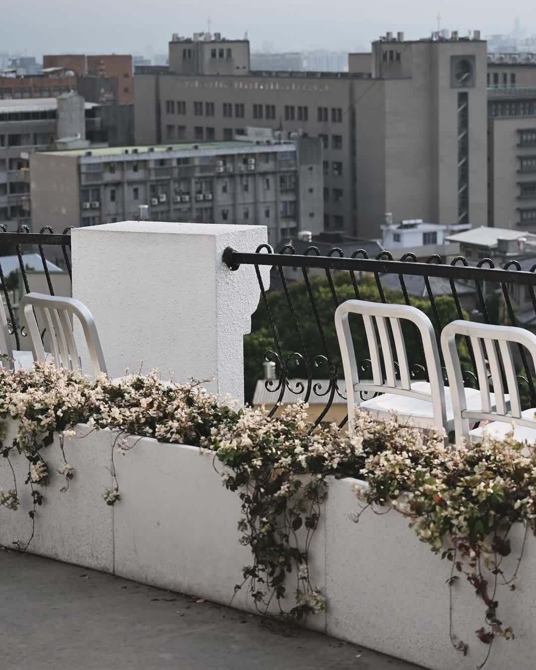 眺高 STAY WITH MOUNTAIN-台中景點 大坑景點 美食推薦 台中景觀餐廳 夜景餐廳 場地租借 慶生派對 咖啡廳 義式料理餐廳 | 去趣 chicTrip